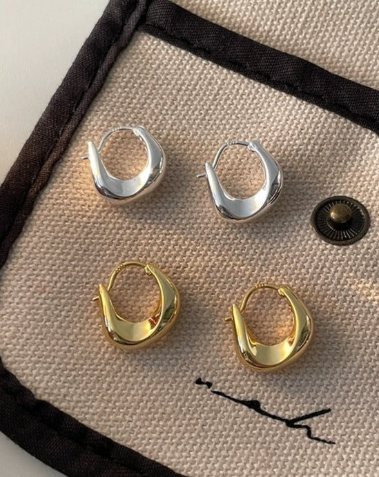 Minimalist Gold Hoop Earrings