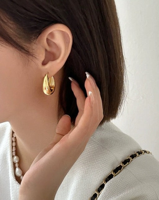 Classic Gold Oval Big Hoop Clip On Earrings for women