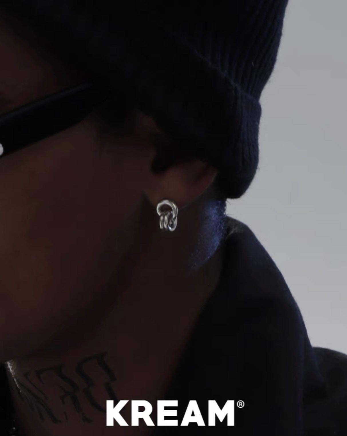 KREAM Minimalist Bright 925 Sterling Silver Earrings Close Up Model