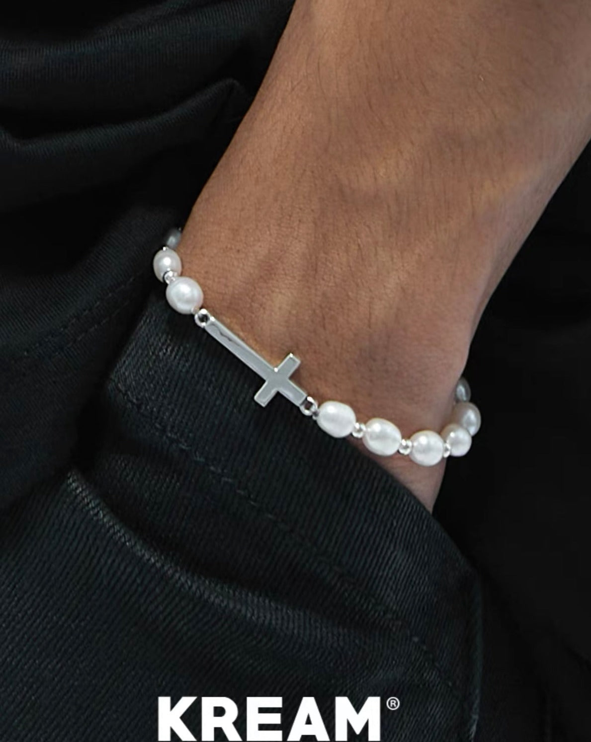KREAM Natural Pearl 925 Sterling Silver Cross Bracelet Close Model Pocket
