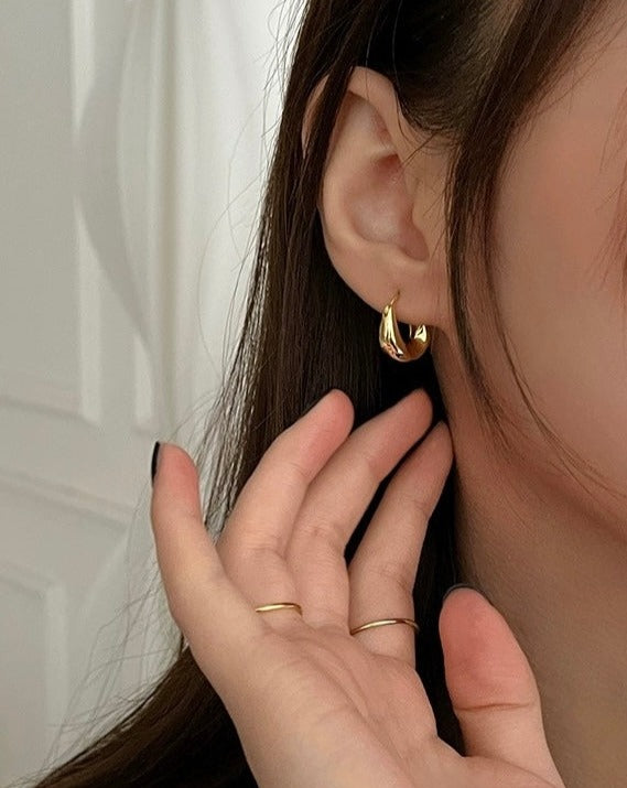 Minimalist Gold Hoop Earrings