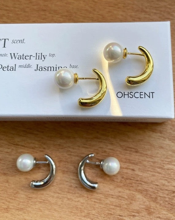 Gold Pearl Earrings