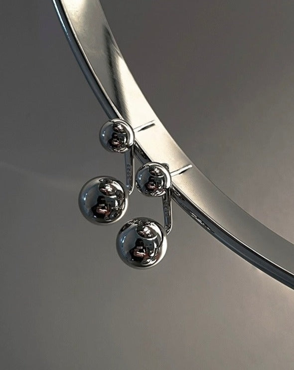 Elegance Two-Piece Silver Set Earrings Extra Close Up