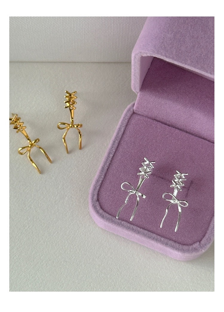Elegant Ballet Bow Silver/Gold Ribbon Silver Earrings Close