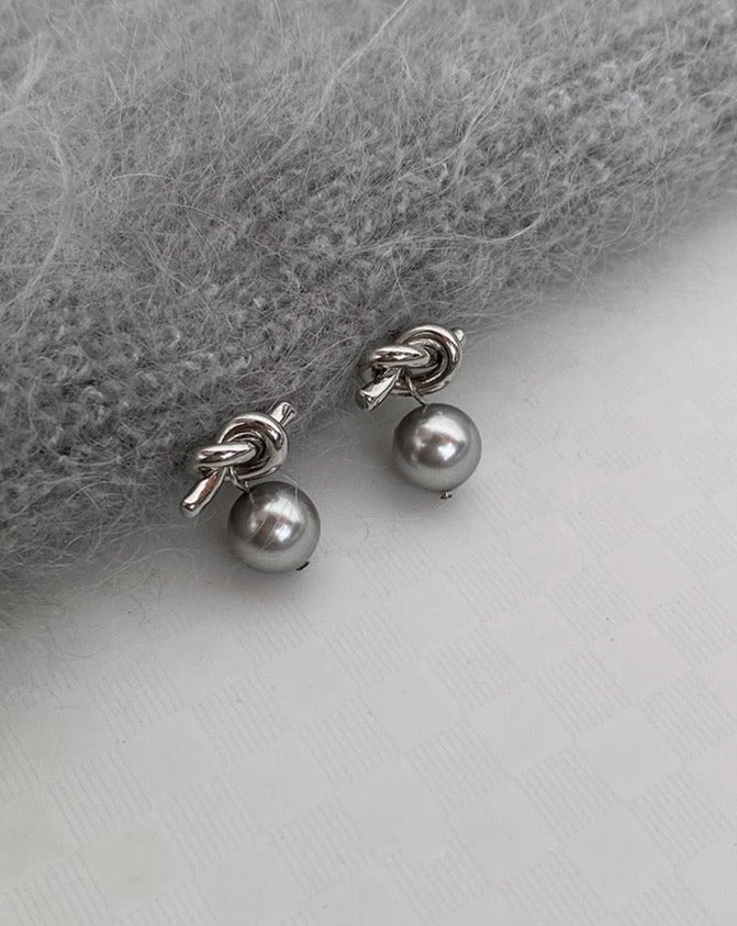 Elegant Gray Pearl Designed Sensation Earrings