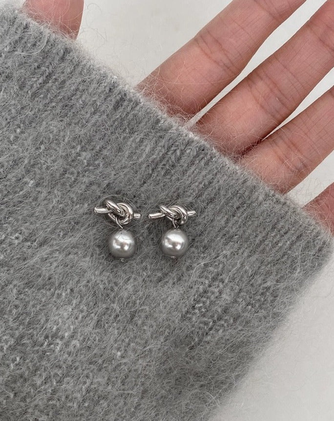 Elegant Gray Pearl Designed Sensation Earrings