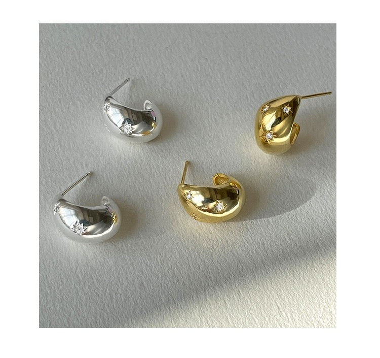Fashion Teardrop Octagram Silver/Gold Earrings Model Close Up