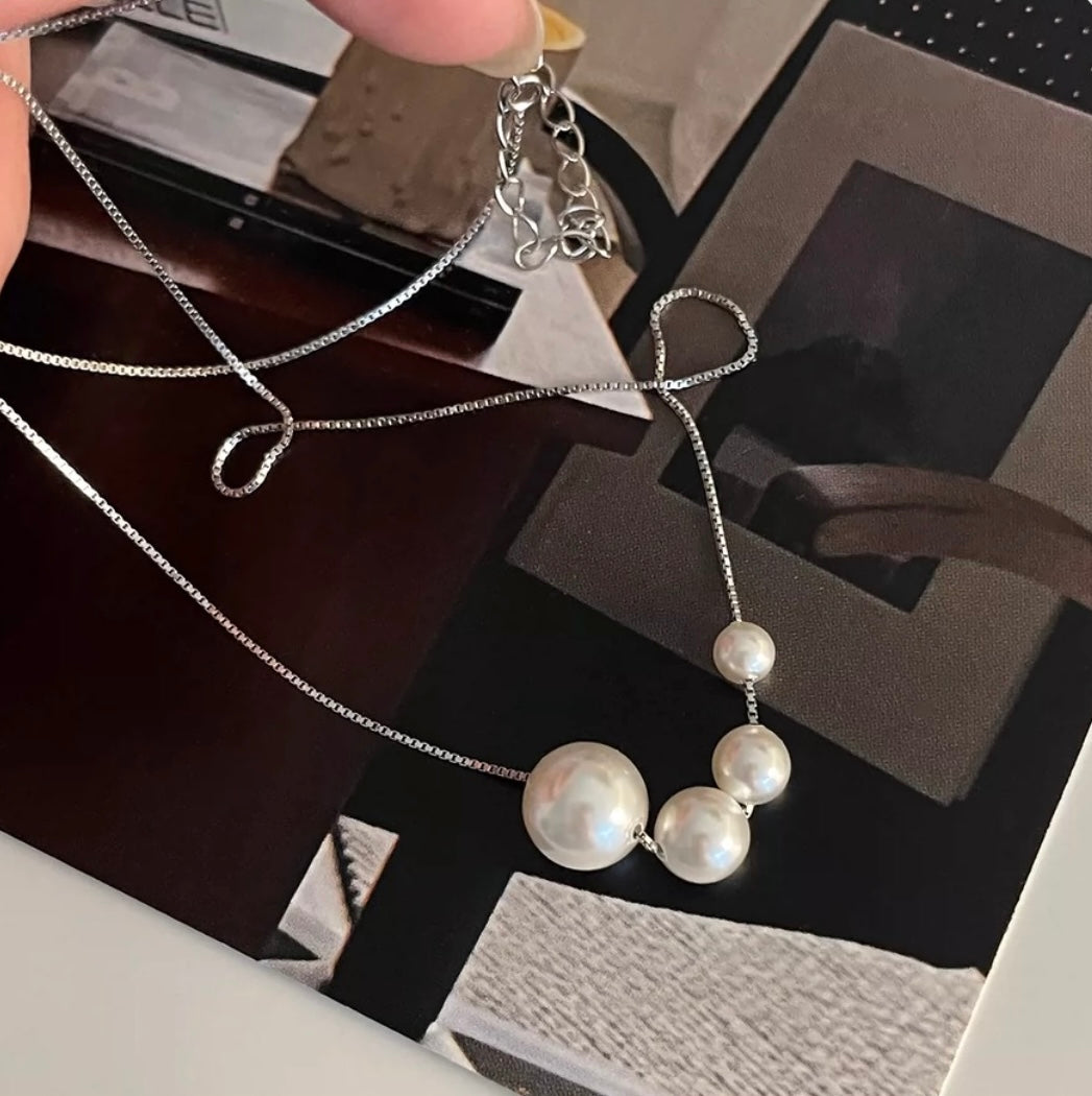 Fashion Thin Collarbone Pearl Necklace Silver Model White