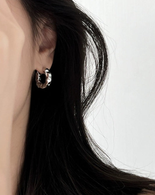 Geometric Contour Design Vintage Earrings