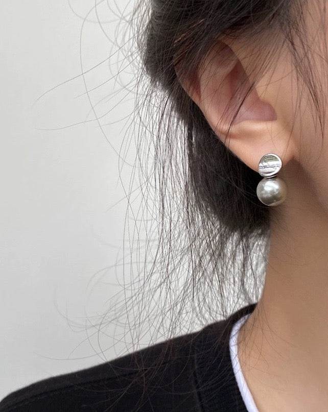 Gray Elegant Pearl Versatile Unisex 925 Silver Earring