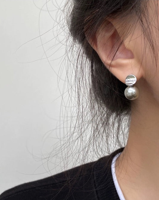 Gray Elegant Pearl Versatile Unisex 925 Silver Earring