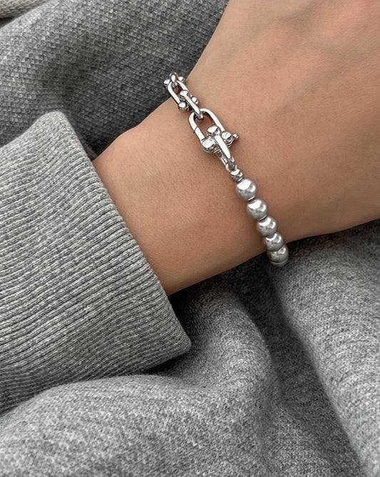 Gray Pearl Spliced Horseshoe Clasp Minimalist Unisex Bracelet/Anklets