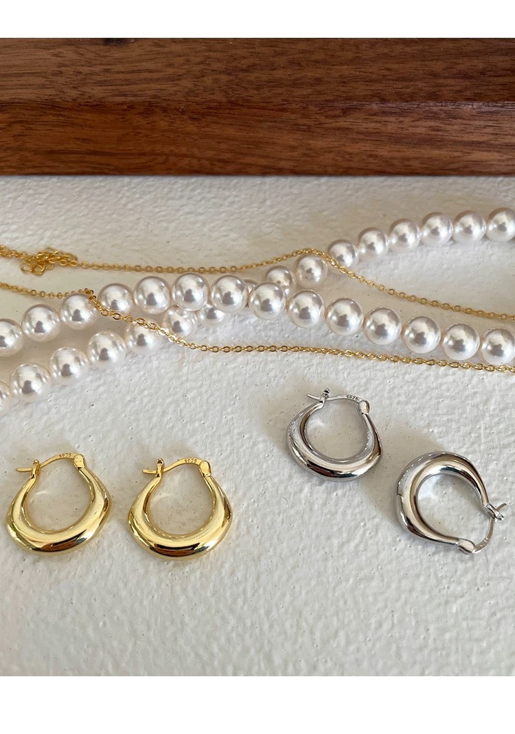 Minimalist Gold Hoop Earrings