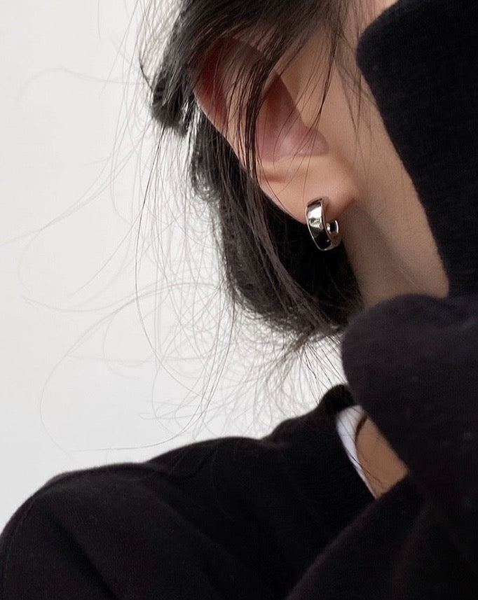 Minimalist Smooth C Small Silver-Plated 925 Silver Needle Hoop Earrings
