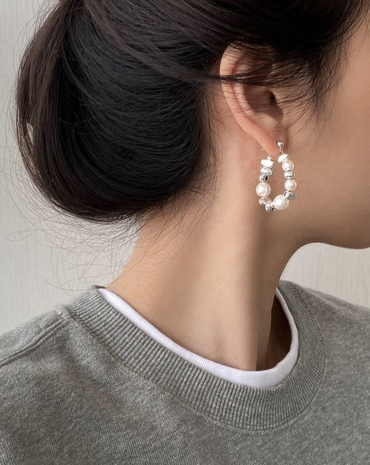 Unique White Pearl Minimalist Silver Earrings